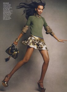 Desert_Demarchelier_US_Vogue_March_2009_03.thumb.jpg.16066e4af61e9ccf40a914114136ebf1.jpg