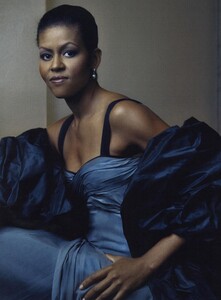 Leibovitz_US_Vogue_January_2009_05.thumb.jpg.6e7290e5ac203695d5e2bc4c792c46d3.jpg