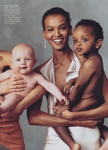 Leibovitz_US_Vogue_July_2002_05.thumb.jpg.c64b24945a3560bae1fa7a40c0567e82.jpg