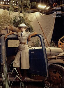 Leibovitz_US_Vogue_July_2008_06.thumb.jpg.aef65628e1b30e6eef3319cdd244a511.jpg