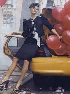 Madcap_Meisel_US_Vogue_February_2009_04.thumb.jpg.f330eb4666d45616a1482607f0e12b3a.jpg