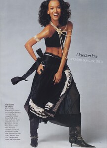 Meisel_US_Vogue_January_2002_11.thumb.jpg.316ae241c2b0dbb193296774c8b820fe.jpg