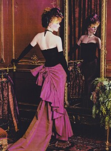 Meisel_US_Vogue_May_2001_07.thumb.jpg.8f23e0564af48b0b46d3dbf21a09ecb4.jpg
