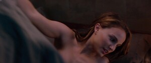 Natalie-Portman-Nude-Academy-Award-7.jpg