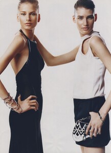 Schenk_US_Vogue_August_2003_05.thumb.jpg.ed497bcd74c9e1d52b99fe6133d51413.jpg