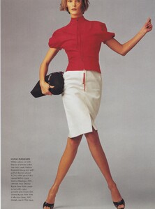 Urbane_Meisel_US_Vogue_February_2001_06.thumb.jpg.9b3a6fe1167bbb2f535c4856e4165a04.jpg