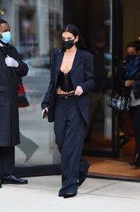 dua_lipa_-_in_ny_20201209__2_.jpg
