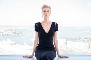 elizabeth-debicki-56.jpeg