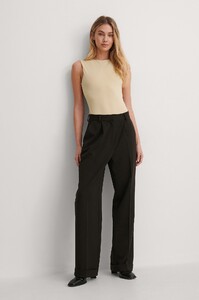 mathilde_goehler_pleat_suit_pants_1658-000049-0002_01c.thumb.jpg.1a53bece2b5a0c6724a9ce94cef38217.jpg