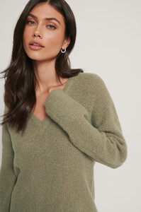 nakd_alpaca_blend_v_neck_knitted_sweater_1100-003534-0052_01g.jpg