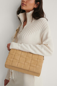 nakd_braided_faux_suede_bag_1015-003234-0005_02l.jpg