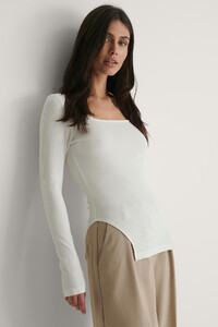 nakd_square_neck_slit_top_1660-000670-0260_02-1.jpg