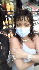 photos-of-rihanna-wearing-a-face-mask-at-gas-station-in-barbados-12-20-2020_5fe0a18bbb61d.jpeg