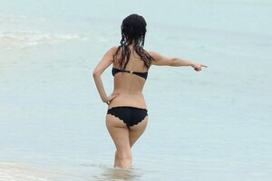 rachelbilsonblackbikini3.jpg