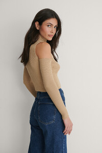 trendyol_no_shoulder_knit_sweater_1494-003850-0124_02b.jpg