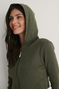 trendyol_zip_hood_sweater_1494-003839-0052123330.jpg