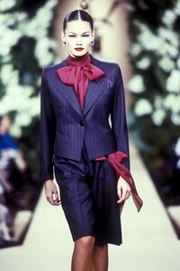 50295225_YvesSaintLaurent1999HauteCouture50.thumb.jpg.4c00181bd9f0a9001af46c221b98abc9.jpg