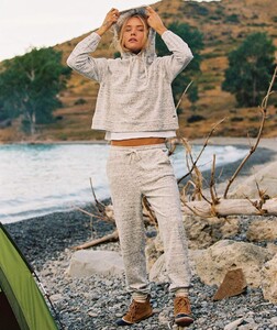 COMFIES_BANNER_RIGHT brooke perry.jpg