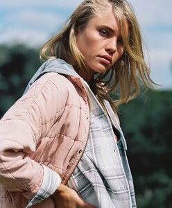 HO20_W_GIFTGUIDE_HOMEPAGE_FORYOU_1440x1740_f900f93b-2e9a-4c9f-b9f6-75fdb083ce2c brooke perry.jpg