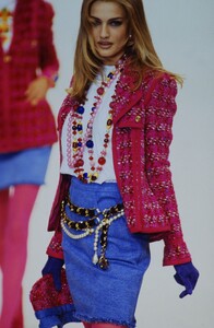 911141431_CHANEL-FW-1991-KAREN(3).thumb.jpg.78ce50707fa5a1a3e44df3677c714d03.jpg