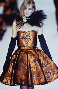 CHRISTIAN-DIOR-FALL-1991-4.thumb.jpg.6b497a8e9fdb2545f55c3b0f2ef43fe9.jpg