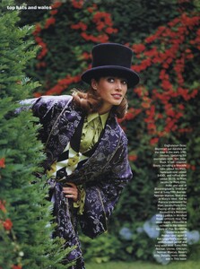 Hats_Elgort_US_Vogue_September_1992_03.thumb.jpg.8136627e7488cb7d37880db1f2f0acbe.jpg