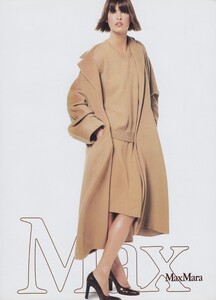 Meisel_Max_Mara_Fall_Winter_1997_98_01.thumb.jpg.bfd3b265dd7d63fbac3d10a3778ec504.jpg