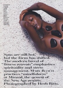 Ritts_US_Vogue_October_1996_01.thumb.jpg.66808bd36ef6c91f10ee36275dcf89f6.jpg