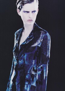 Roversi_Giorgio_Armani_Fall_Winter_1997_98_04.thumb.jpg.6edc7e71f877c77fdef6b60357c42baf.jpg