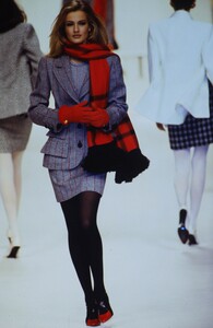 VALENTINO-FW-1991-2.thumb.jpg.58a68426979af4bdf66af5c4c744253c.jpg