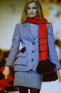VALENTINO-FW-1991-3.thumb.jpg.e570c0b4514b3042e91b5c44f47252f4.jpg