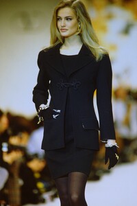 VALENTINO-FW-1991-4.thumb.jpg.64669859381992186f498d6c8215907b.jpg