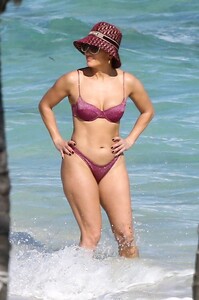 jennifer-lopez-in-a-bikini-in-the-turks-and-caicos-islands-01-06-2021-1.jpeg