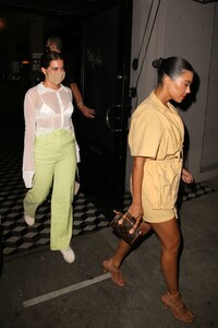 kourtney-kardashian-and-addison-rae-at-craig-s-in-west-hollywood-09-15-2020-8.jpg
