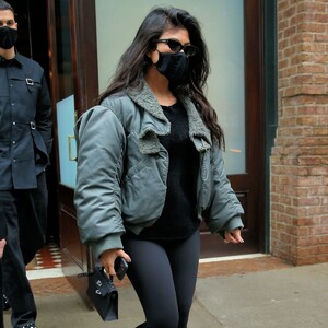 kourtney-kardashian-and-addison-rae-leaves-greenwich-hotel-in-new-york-10-12-2020-11.jpg
