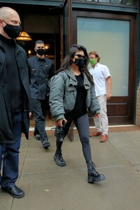 kourtney-kardashian-and-addison-rae-leaves-greenwich-hotel-in-new-york-10-12-2020-6.jpg