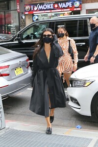 kourtney-kardashian-and-addison-rae-leaves-their-hotel-in-new-york-10-11-2020-6.jpg