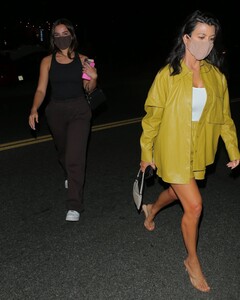 kourtney-kardashian-and-addison-rae-out-for-dinner-in-malibu-08-30-2020-3.jpg