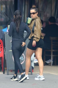 kourtney-kardashian-and-addison-rae-out-in-new-york-10-11-2020-4.jpg