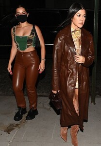 kourtney-kardashian-arrives-at-zero-bond-in-new-yrk-10-11-2020-1.jpg
