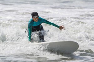 kourtney-kardashian-in-wetsuit-at-surf-lesson-in-malibu-09-27-2020-4.jpg
