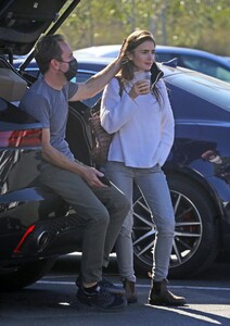 lily-collins-at-a-recycling-center-in-la-01-13-2021-0.jpg