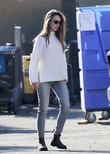 lily-collins-at-a-recycling-center-in-la-01-13-2021-12.jpg