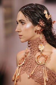 00031-fendi-couture-spring-21-details.thumb.jpg.47b7cc5876bd910e0e627e5deb165f75.jpg