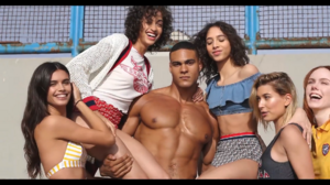 LOVE - Tommy Hilfiger-00.01.15.909.png