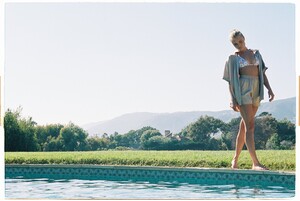 FrankiesBikinis-TavixRusty-MariposaxNude Brooke Perry.jpg