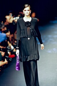 234128102_SoniaRykiel1995WomenRTW84.thumb.jpg.8ddd5ee8b96167b5e1e21eb742847659.jpg