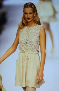 35527567_valentino-ss-1994(5).thumb.jpg.67428a3c924b2a79032bb6b66850e1f0.jpg
