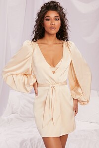 4144_3_soft-nights-cream-satin-balloon-sleeve-tie-front-komono-lingerie.thumb.jpg.d19a200a80ac364dd6f181be84f6375e.jpg