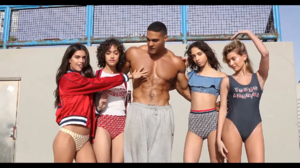 LOVE - Tommy Hilfiger-00.01.09.264.png